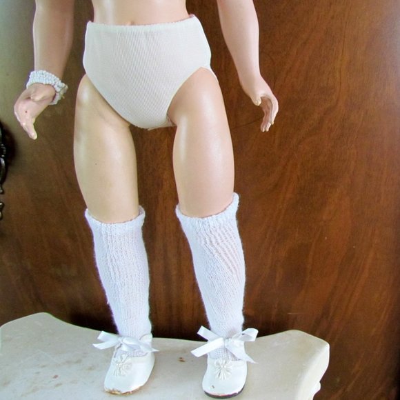 WALKING DOLL 18" AMERICAN CHARACTER SWEET SUE HARD PLASTIC w WIG, DRESS, CLOTHES - Picture 7 of 9